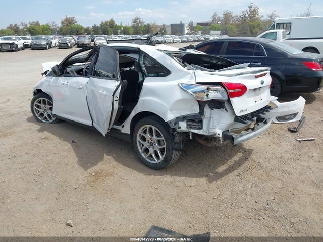 Ford FOCUS SE 2015 1FADP3F27FL326916 Image 3