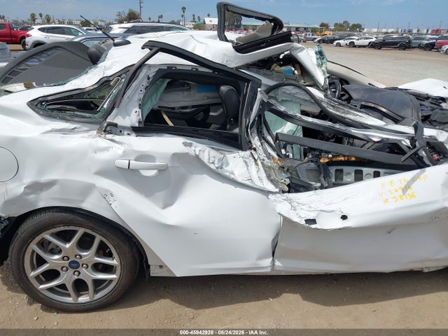 Ford FOCUS SE 2015 1FADP3F27FL326916 Image 8