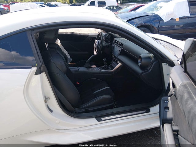 45942938 :رقم المزاد ، JF1ZNBE19S9758509 vin ، 2025 Toyota Gr86 Premium مزاد بيع