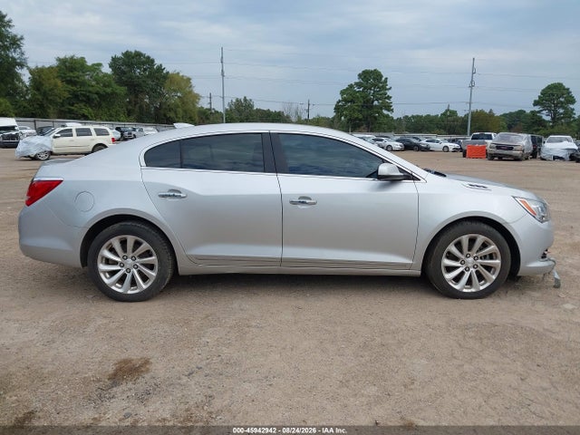 Продажа на аукционе авто 2016 Buick Lacrosse, vin: 1G4GA5G37GF177818, номер лота: 45942942