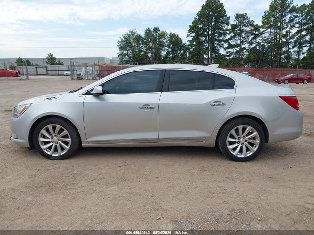 Продажа на аукционе авто 2016 Buick Lacrosse, vin: 1G4GA5G37GF177818, номер лота: 45942942