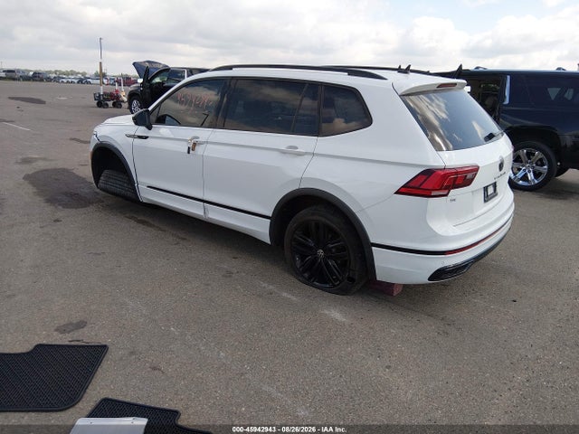 Aukcja sprzedaży 2022 Volkswagen Tiguan 2.0t Se R-line Black, vin: 3VV8B7AX4NM025071, numer aukcji: 45942943