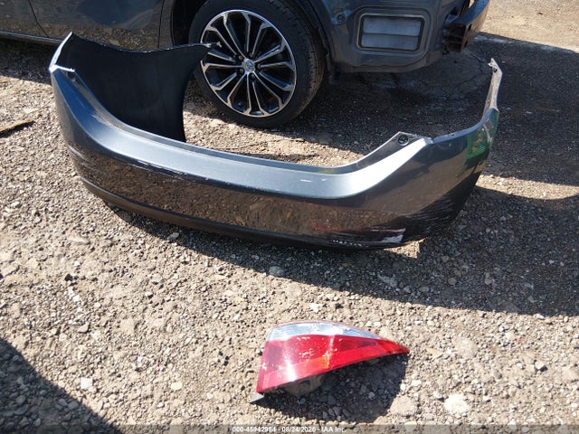 45942954 :رقم المزاد ، 2T1BURHE6FC390246 vin ، 2015 Toyota Corolla S Plus مزاد بيع