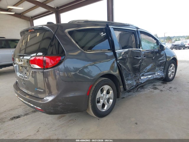Chrysler Pacifica Hybrid Limited 2018 2C4RC1N78JR164601 Image 4