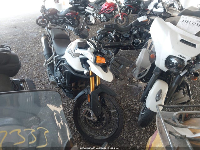 45943023 :رقم المزاد ، SMTE67DF5PTBF2229 vin ، 2023 Triumph Motorcycle Tiger 900 Rally Pro/900 Bond Edition مزاد بيع