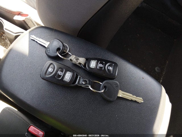 KMHDH4AE7GU571821 Hyundai ELANTRA SE
