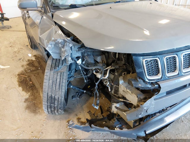 45943080 :رقم المزاد ، 3C4NJDCB0KT817837 vin ، 2019 Jeep Compass Limited 4x4 مزاد بيع