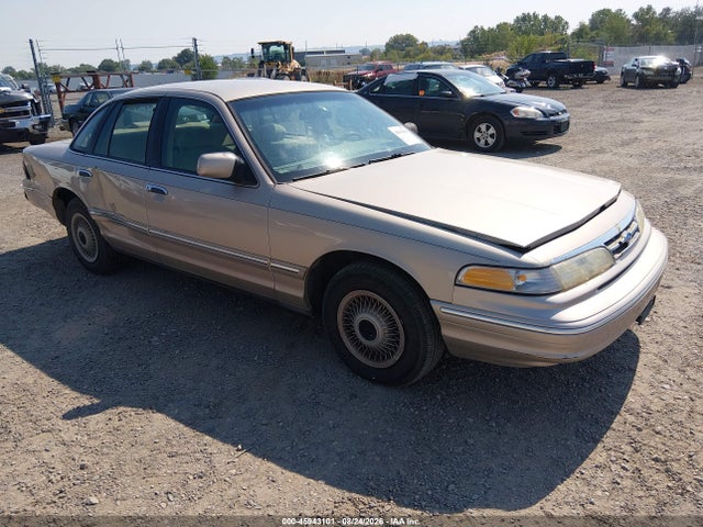 Продаж на аукціоні авто 1997 Ford Crown Victoria, vin: 2FALP73W8VX119365, номер лоту: 45943101