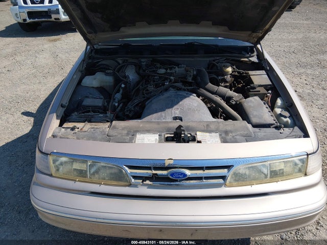 Продаж на аукціоні авто 1997 Ford Crown Victoria, vin: 2FALP73W8VX119365, номер лоту: 45943101