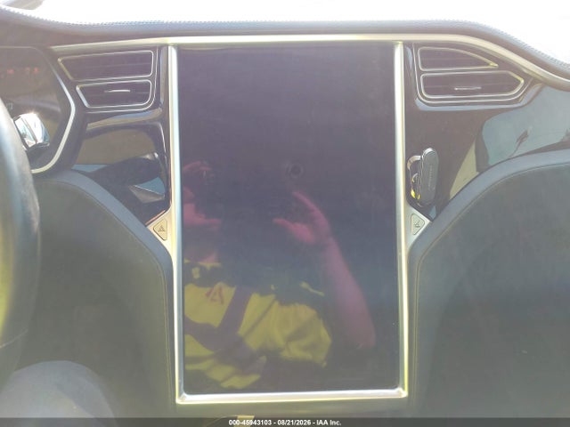 Продаж на аукціоні авто 2014 Tesla Model S, vin: 5YJSA1S10EFP41095, номер лоту: 45943103