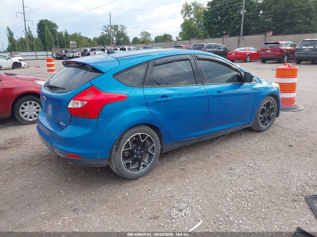 Ford FOCUS SE 2014 1FADP3K29EL130822 Image 4