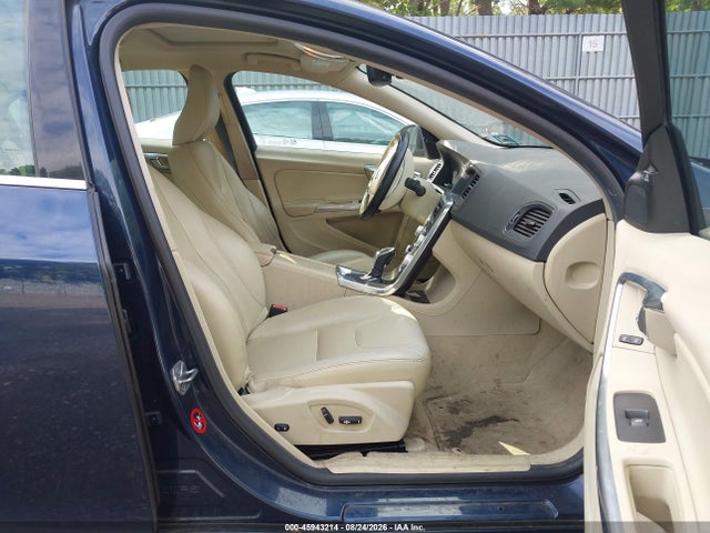 Продажа на аукционе авто 2015 Volvo S60 T5 Premier, vin: YV126MFK7F1361021, номер лота: 45943214