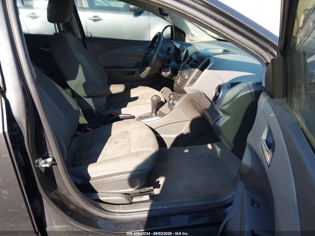 45943234 :رقم المزاد ، 1G1JC6SH7F4129610 vin ، 2015 Chevrolet Sonic Lt Auto مزاد بيع