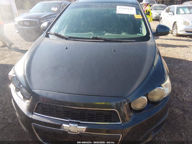 45943234 :رقم المزاد ، 1G1JC6SH7F4129610 vin ، 2015 Chevrolet Sonic Lt Auto مزاد بيع