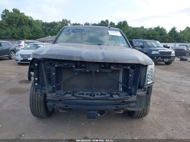 Продаж на аукціоні авто 2017 Cadillac Escalade Esv Premium Luxury, vin: 1GYS4JKJ5HR144590, номер лоту: 45943240