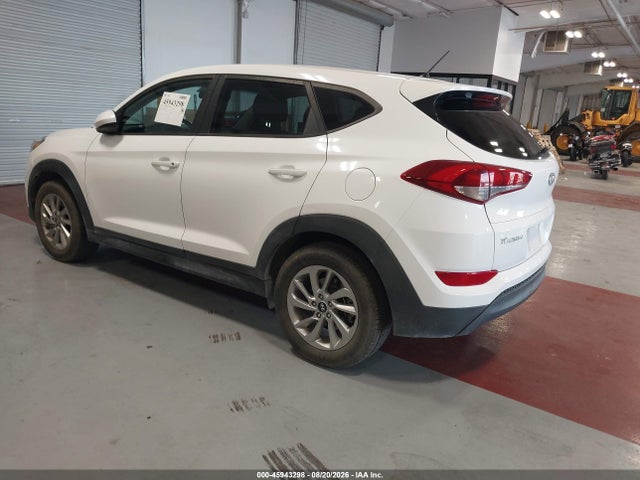 Hyundai TUCSON SE 2018 KM8J23A47JU710472 Image 3