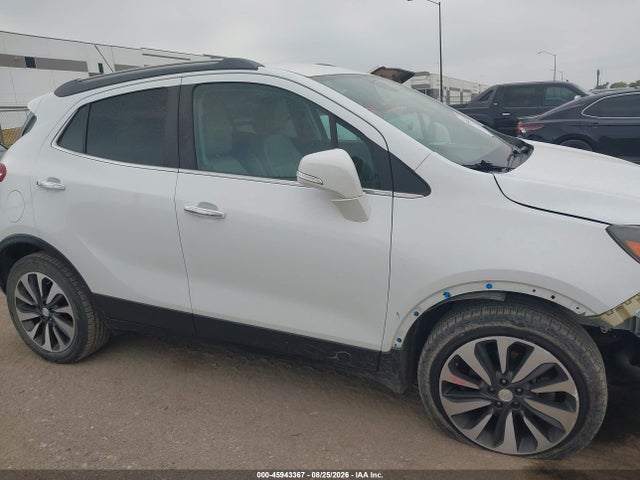 45943367 :رقم المزاد ، KL4CJCSB1HB147495 vin ، 2017 Buick Encore Essence مزاد بيع
