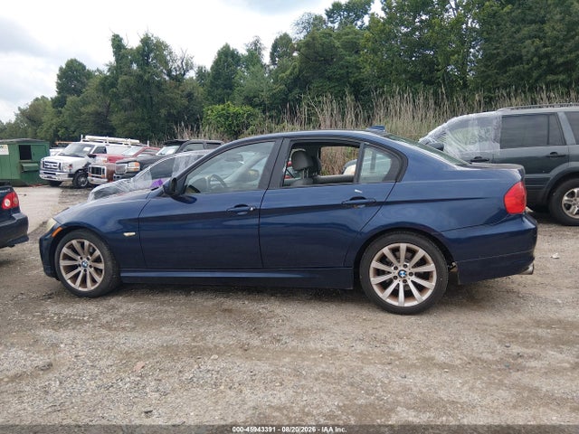 2011 Bmw 328i მანქანა იყიდება აუქციონზე, vin: WBAPH5G52BNM82849, აუქციონის ნომერი: 45943391