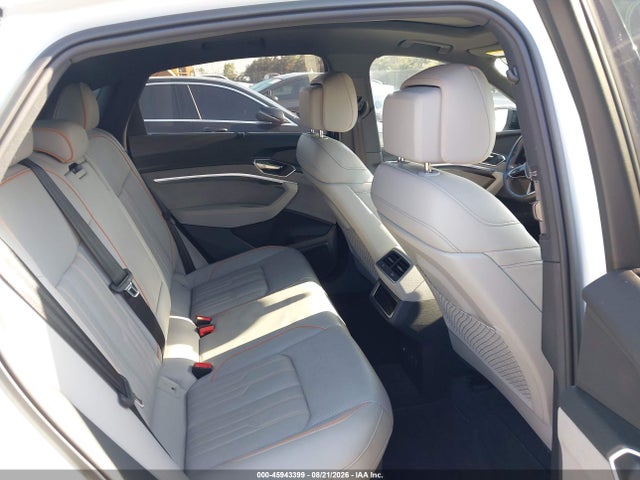 Aukcja sprzedaży 2024 Audi Q8 E-tron S Line Prestige Quattro, vin: WA1DAAGE1RB024955, numer aukcji: 45943399