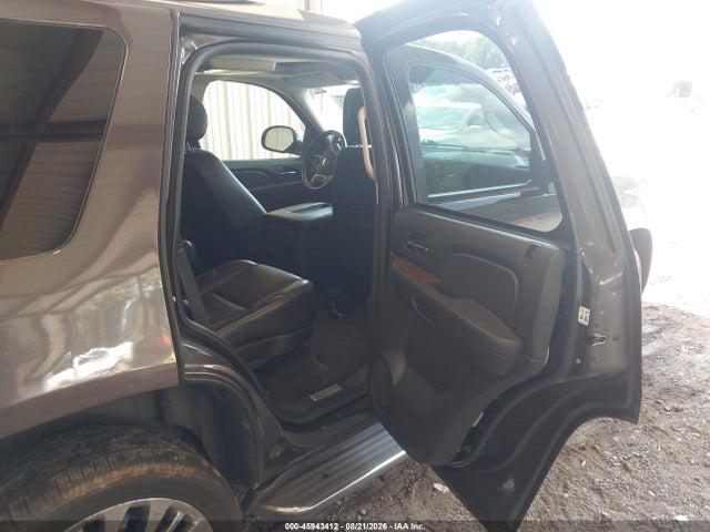 45943412 :رقم المزاد ، 1GNUCCE06AR104984 vin ، 2010 Chevrolet Tahoe Ltz مزاد بيع