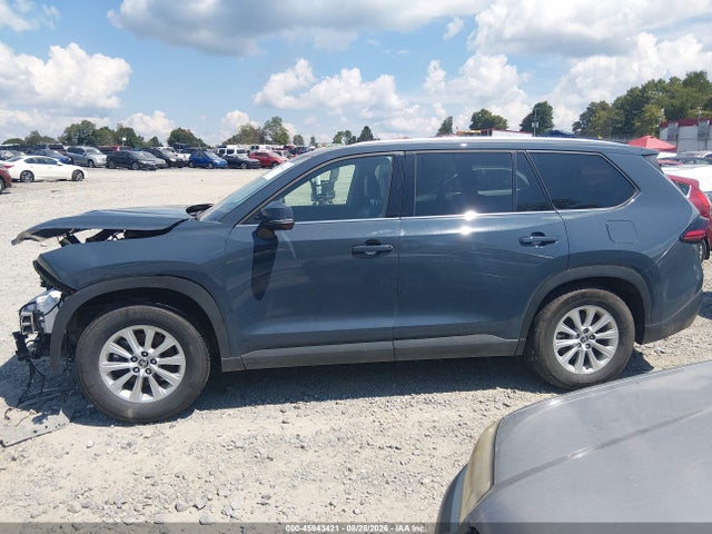 2025 Toyota Grand Highlander Xle მანქანა იყიდება აუქციონზე, vin: 5TDAAAB54SS079687, აუქციონის ნომერი: 45943421