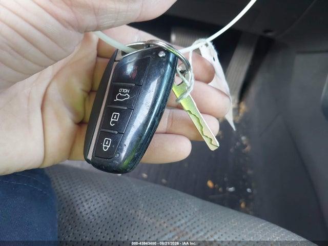 Продажа на аукционе авто 2017 Hyundai Santa Fe Se Ultimate, vin: KM8SR4HF3HU243672, номер лота: 45943480