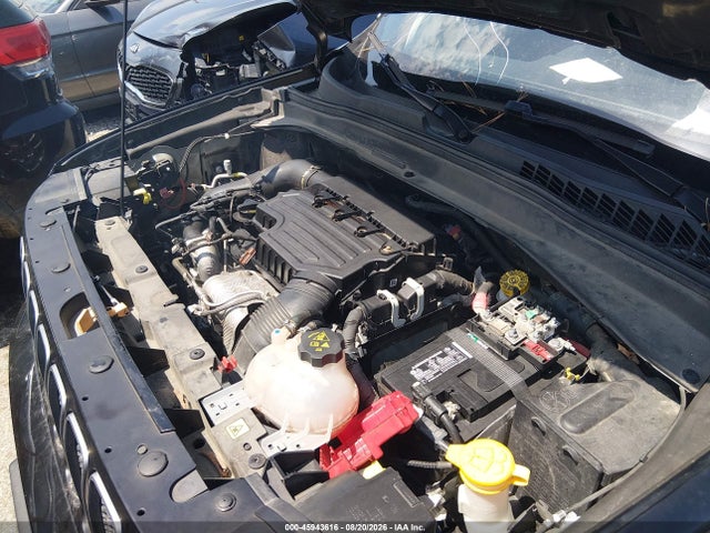 45943616 :رقم المزاد ، ZACNJDB18NPN69922 vin ، 2022 Jeep Renegade Latitude 4x4 مزاد بيع