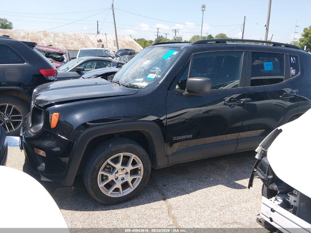 45943616 :رقم المزاد ، ZACNJDB18NPN69922 vin ، 2022 Jeep Renegade Latitude 4x4 مزاد بيع