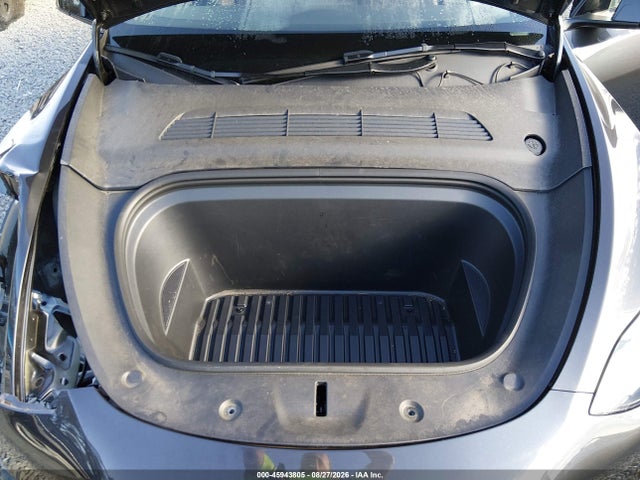 Tesla Model Y Long Range Dual Motor All-wheel Drive 2024 7SAYGDEE2RF177614 Image 10