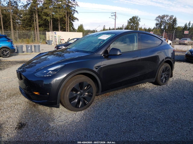 Tesla Model Y Long Range Dual Motor All-wheel Drive 2024 7SAYGDEE2RF177614 Image 2