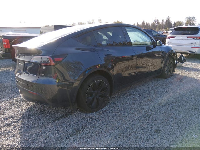 Tesla Model Y Long Range Dual Motor All-wheel Drive 2024 7SAYGDEE2RF177614 Image 4