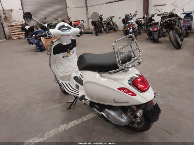 45943811 :رقم المزاد ، ZAPMD18G8R5100049 vin ، 2024 Vespa Primavera/sprint 150 مزاد بيع