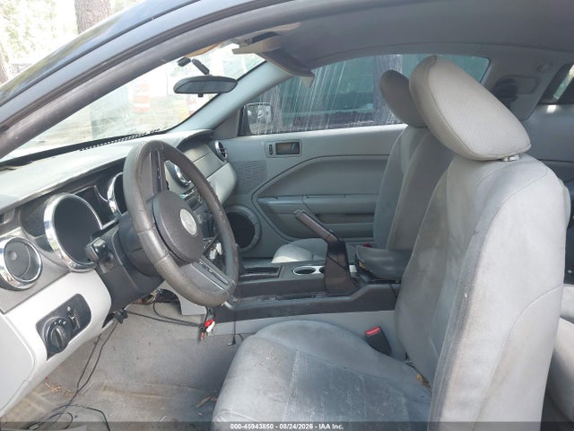 Auction sale of the 2005 Ford Mustang V6 Deluxe/v6 Premium, vin: 1ZVFT80N855239458, lot number: 45943850