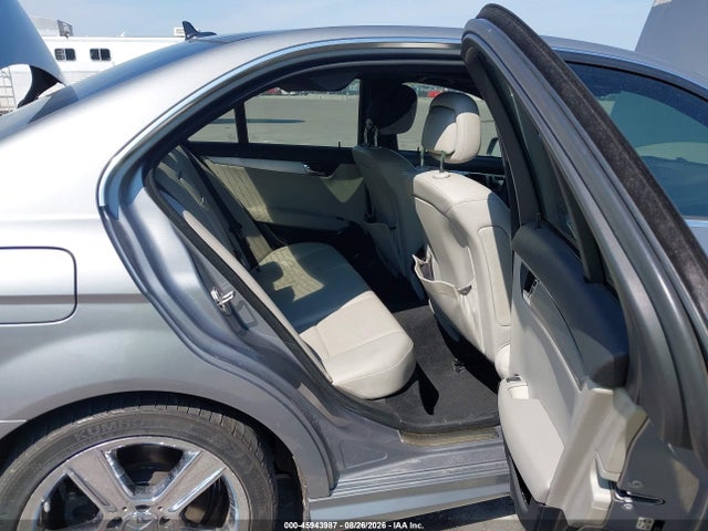 45943987 :رقم المزاد ، WDDGF5EB8AF380794 vin ، 2010 Mercedes-benz C 300 Luxury/sport مزاد بيع