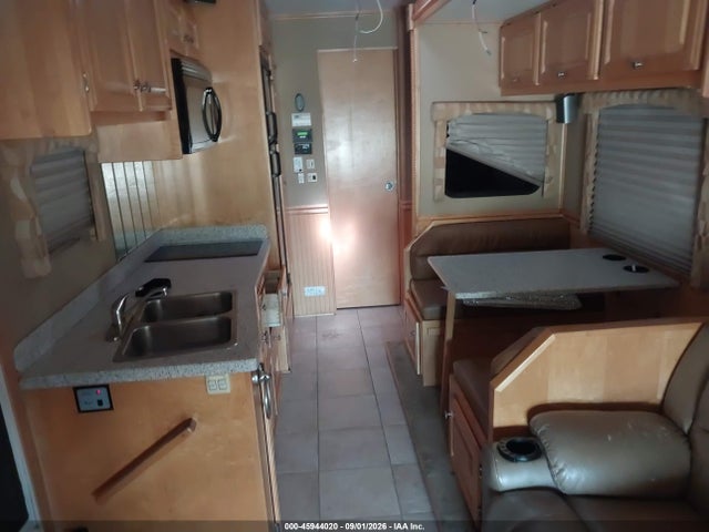 Продажа на аукционе авто 2007 Freightliner M2 106 Medium Duty, vin: 1FVACYDJ27DZ15419, номер лота: 45944020