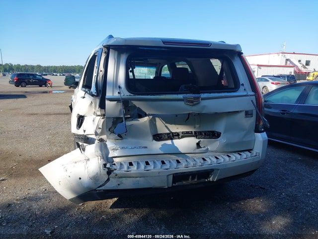 Продаж на аукціоні авто 2018 Cadillac Escalade Luxury, vin: 1GYS4BKJ0JR235827, номер лоту: 45944120