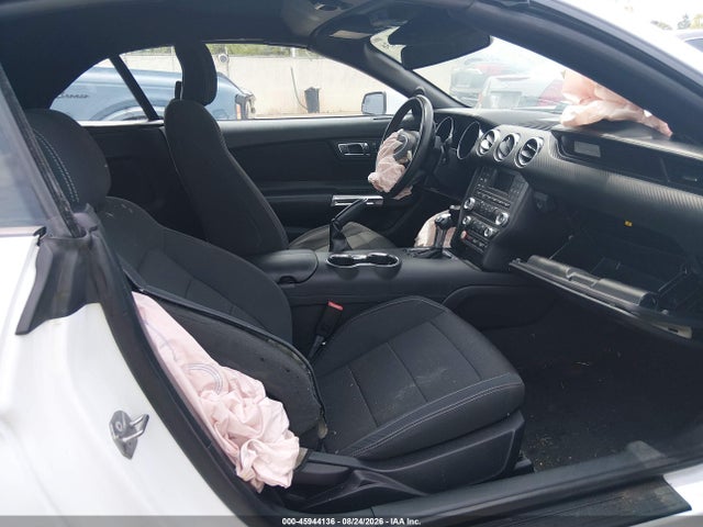 45944136 :رقم المزاد ، 1FATP8EM2G5329384 vin ، 2016 Ford Mustang V6 مزاد بيع