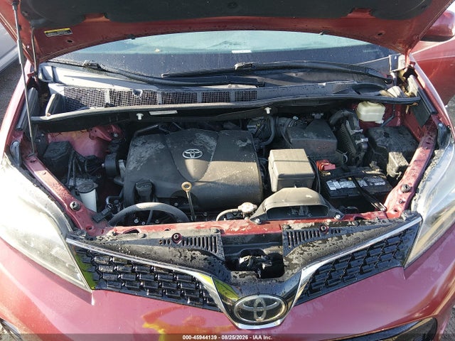 45944139 :رقم المزاد ، 5TDXZ3DC3JS912629 vin ، 2018 Toyota Sienna Se 8 Passenger مزاد بيع