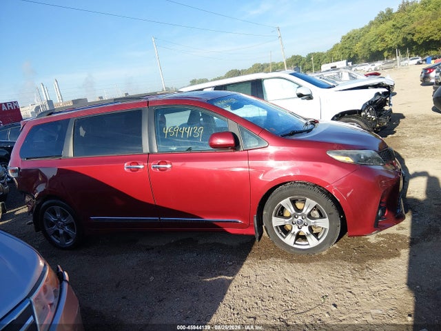 45944139 :رقم المزاد ، 5TDXZ3DC3JS912629 vin ، 2018 Toyota Sienna Se 8 Passenger مزاد بيع