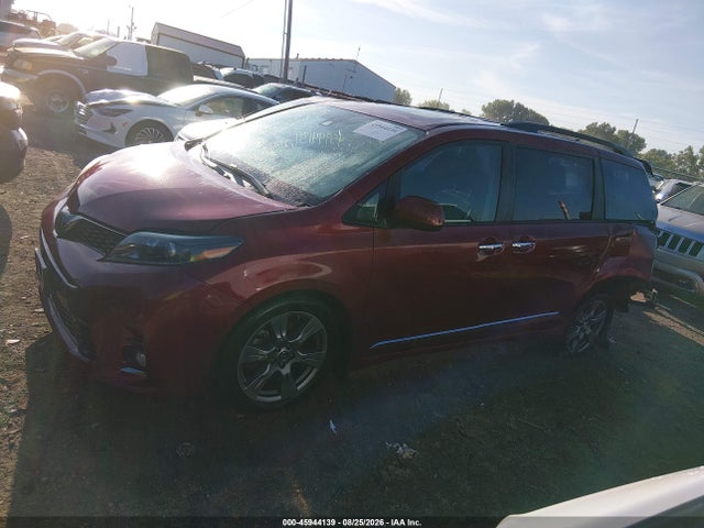 45944139 :رقم المزاد ، 5TDXZ3DC3JS912629 vin ، 2018 Toyota Sienna Se 8 Passenger مزاد بيع