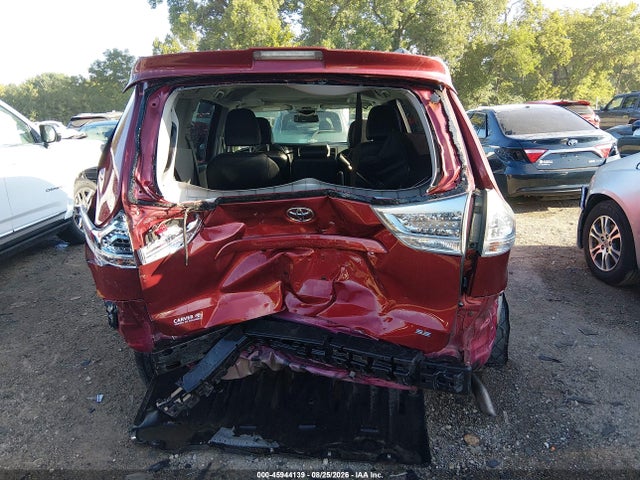 45944139 :رقم المزاد ، 5TDXZ3DC3JS912629 vin ، 2018 Toyota Sienna Se 8 Passenger مزاد بيع