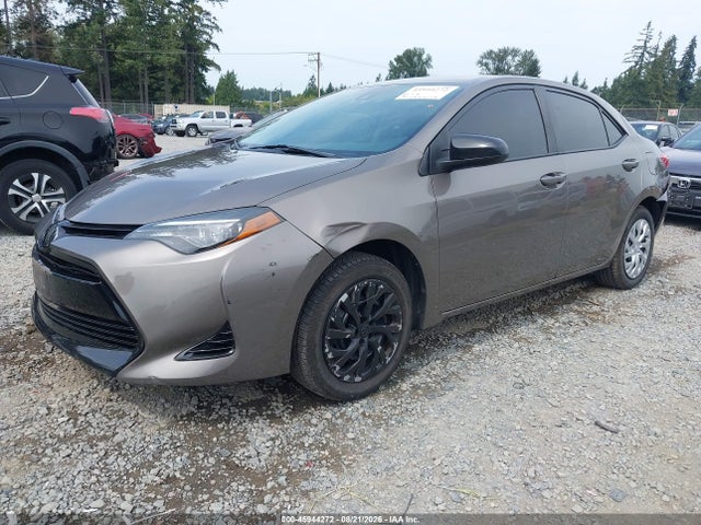 Toyota COROLLA LE 2018 2T1BURHE0JC050583 Image 2