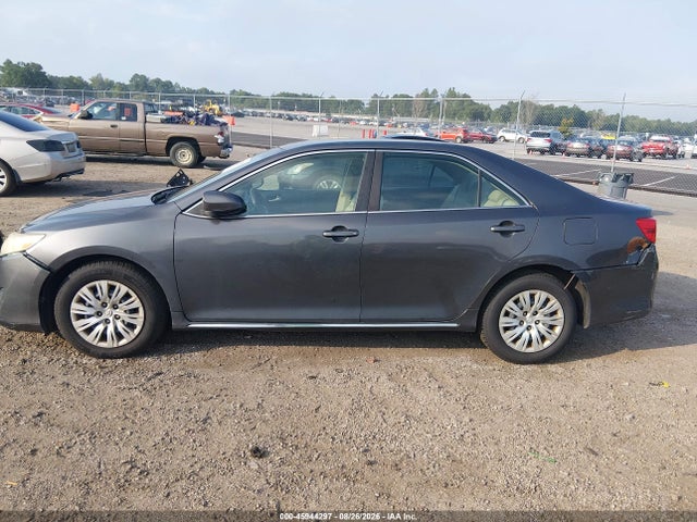 2014 Toyota Camry Le მანქანა იყიდება აუქციონზე, vin: 4T1BF1FK2EU386289, აუქციონის ნომერი: 45944297