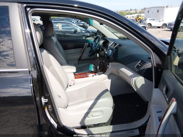 2013 Toyota Highlander Limited V6 მანქანა იყიდება აუქციონზე, vin: 5TDDK3EH1DS218995, აუქციონის ნომერი: 45944348
