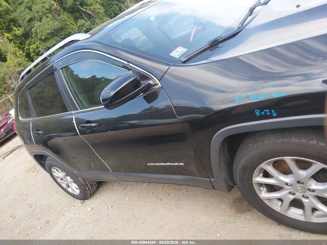 45944360 :رقم المزاد ، 1C4PJMCS1HW544578 vin ، 2017 Jeep Cherokee Latitude مزاد بيع