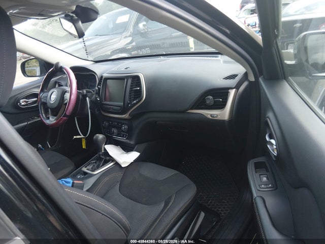 45944360 :رقم المزاد ، 1C4PJMCS1HW544578 vin ، 2017 Jeep Cherokee Latitude مزاد بيع