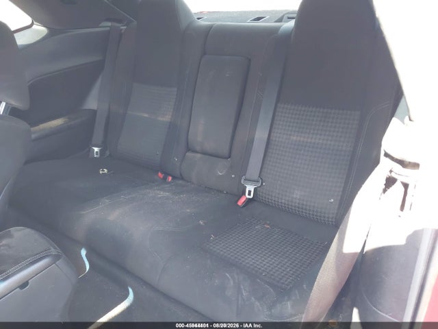45944401 :رقم المزاد ، 2C3CDZAG2FH712066 vin ، 2015 Dodge Challenger Sxt مزاد بيع