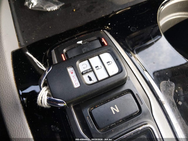 45944522 :رقم المزاد ، 5FNYF5H94KB011010 vin ، 2019 Honda Pilot Touring مزاد بيع
