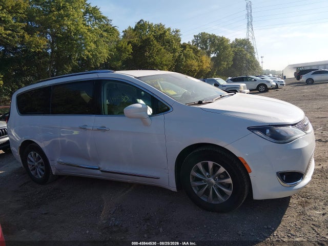 45944530 :رقم المزاد ، 2C4RC1BG7KR593024 vin ، 2019 Chrysler Pacifica Touring L مزاد بيع