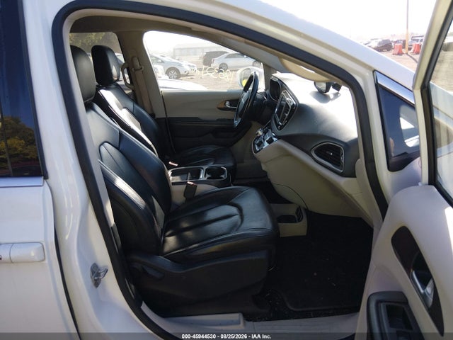 45944530 :رقم المزاد ، 2C4RC1BG7KR593024 vin ، 2019 Chrysler Pacifica Touring L مزاد بيع